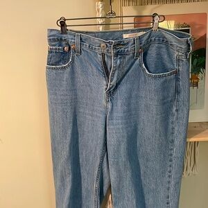 Levi’s Jeans
Seize 28
Boyfriend cut